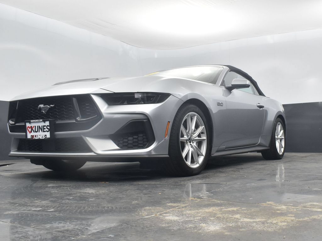 Used 2025 Ford Mustang GT Premium RWD image 44