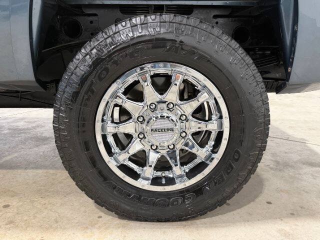 Used 2013 GMC Sierra 2500 SLE w/ SLE Preferred Package AWD/4WD image 13