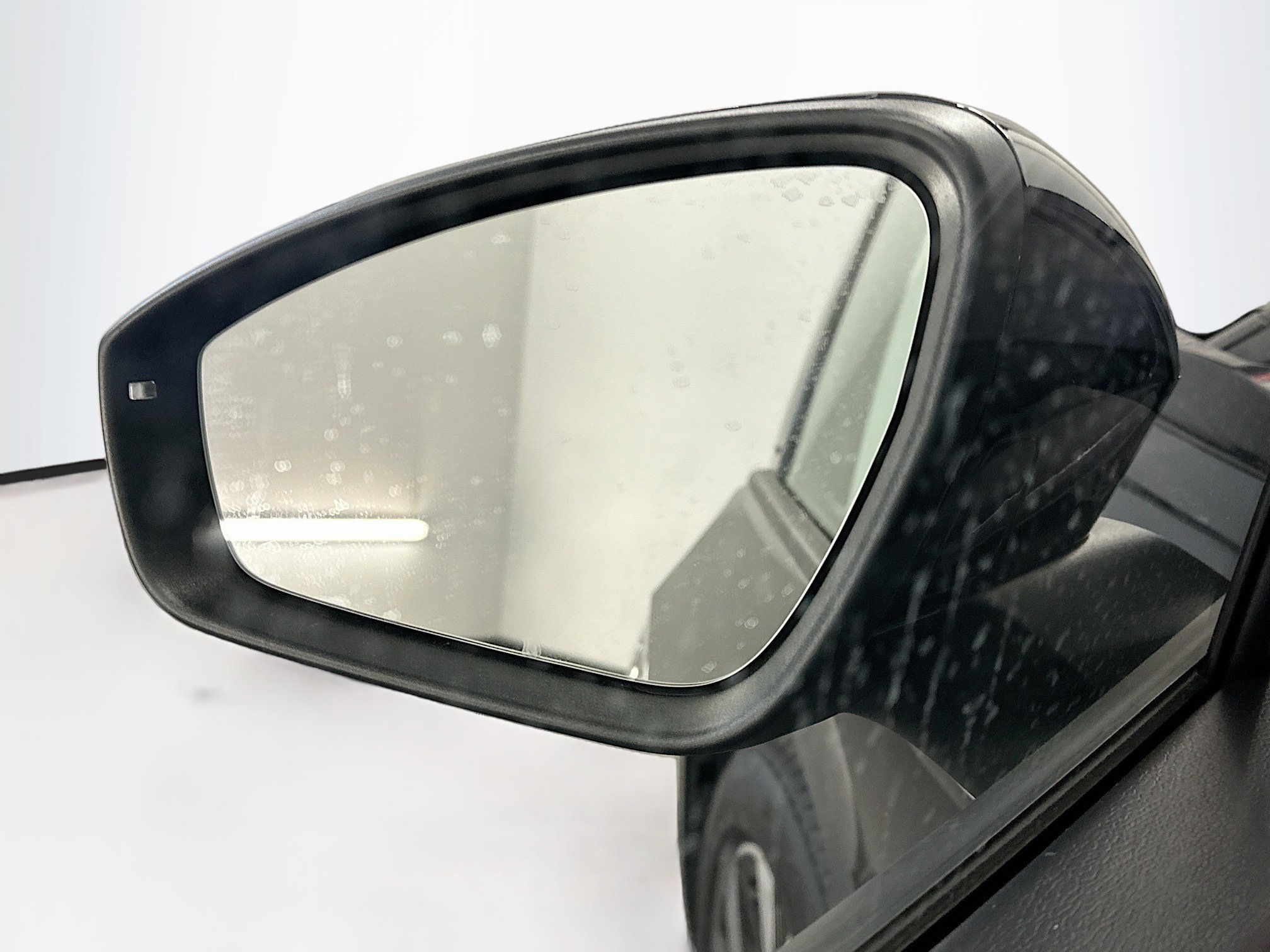 Used 2023 Volkswagen ID.4 Pro image 16