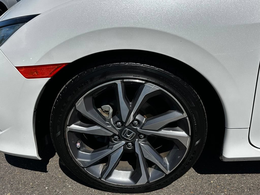 Used 2019 Honda Civic Touring image 11