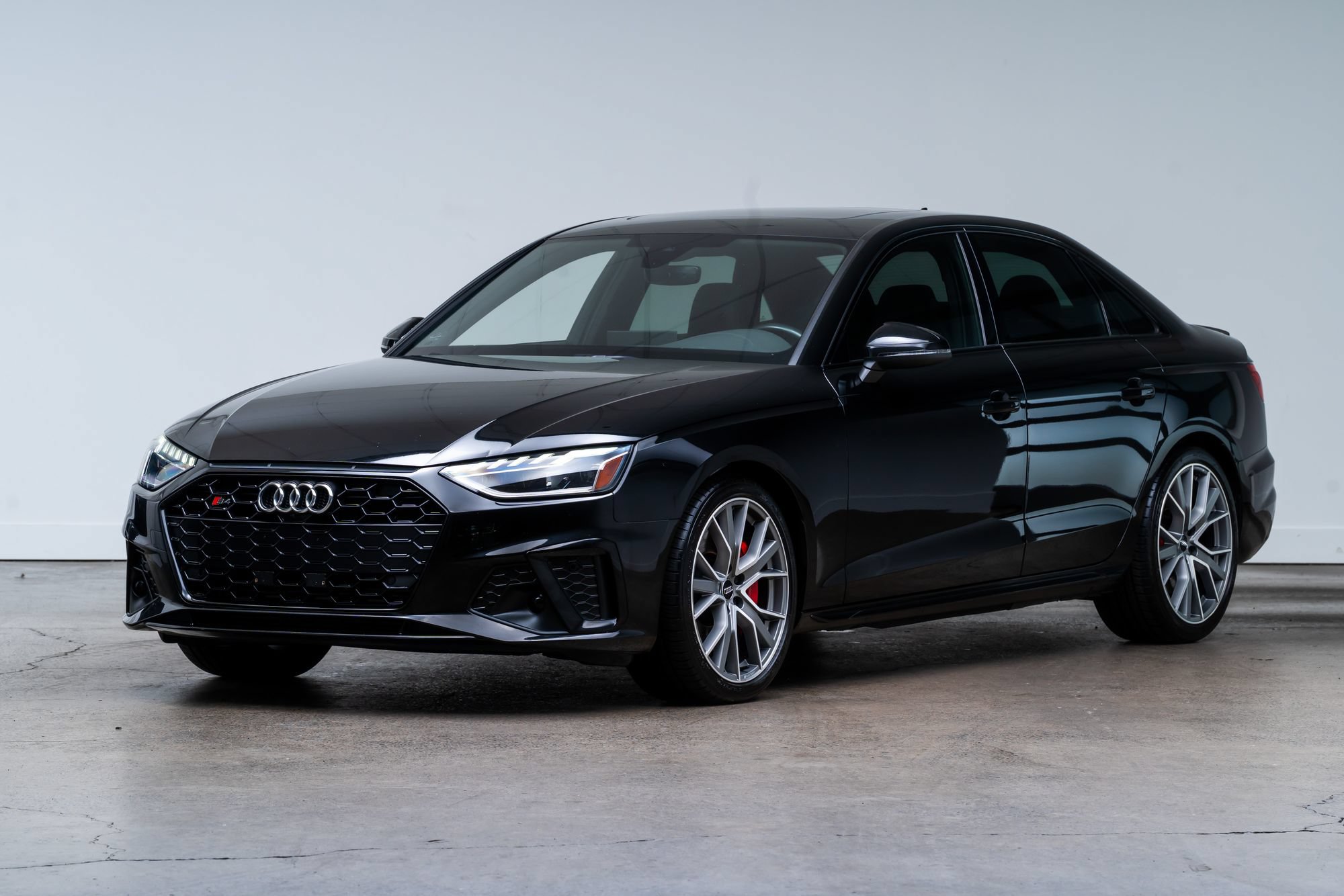 Used 2020 Audi S4 Premium Plus w/ Premium Plus Package AWD/4WD image 3