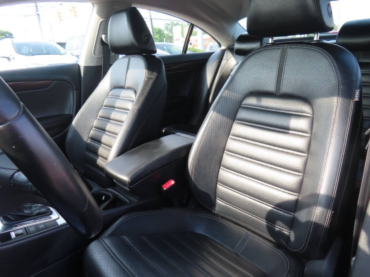 Used 2012 Volkswagen CC Lux Plus FWD image 43
