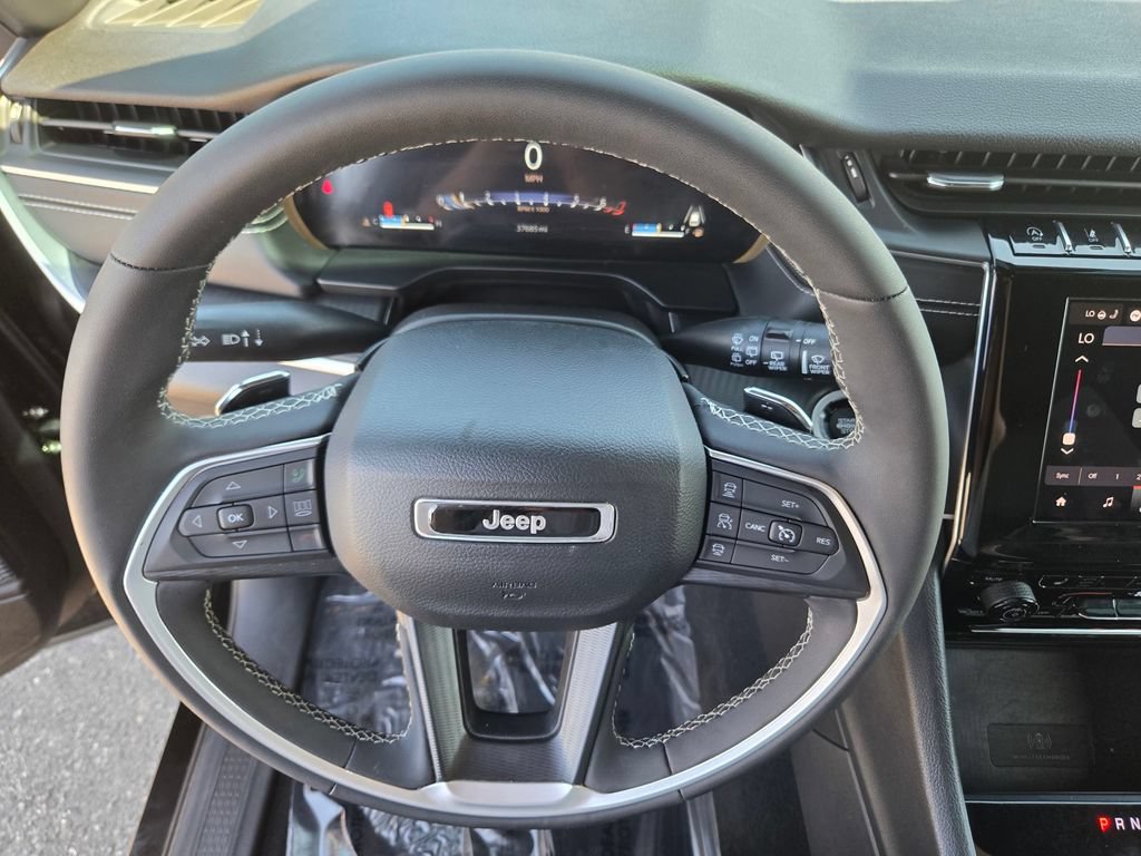 Used 2023 Jeep Grand Cherokee L Laredo AWD/4WD image 19