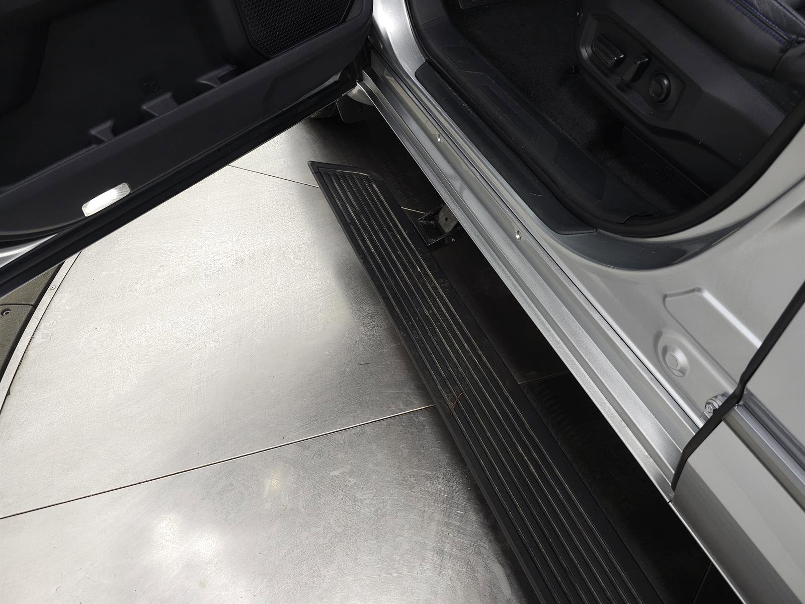 Used 2025 Toyota Sequoia Platinum image 16