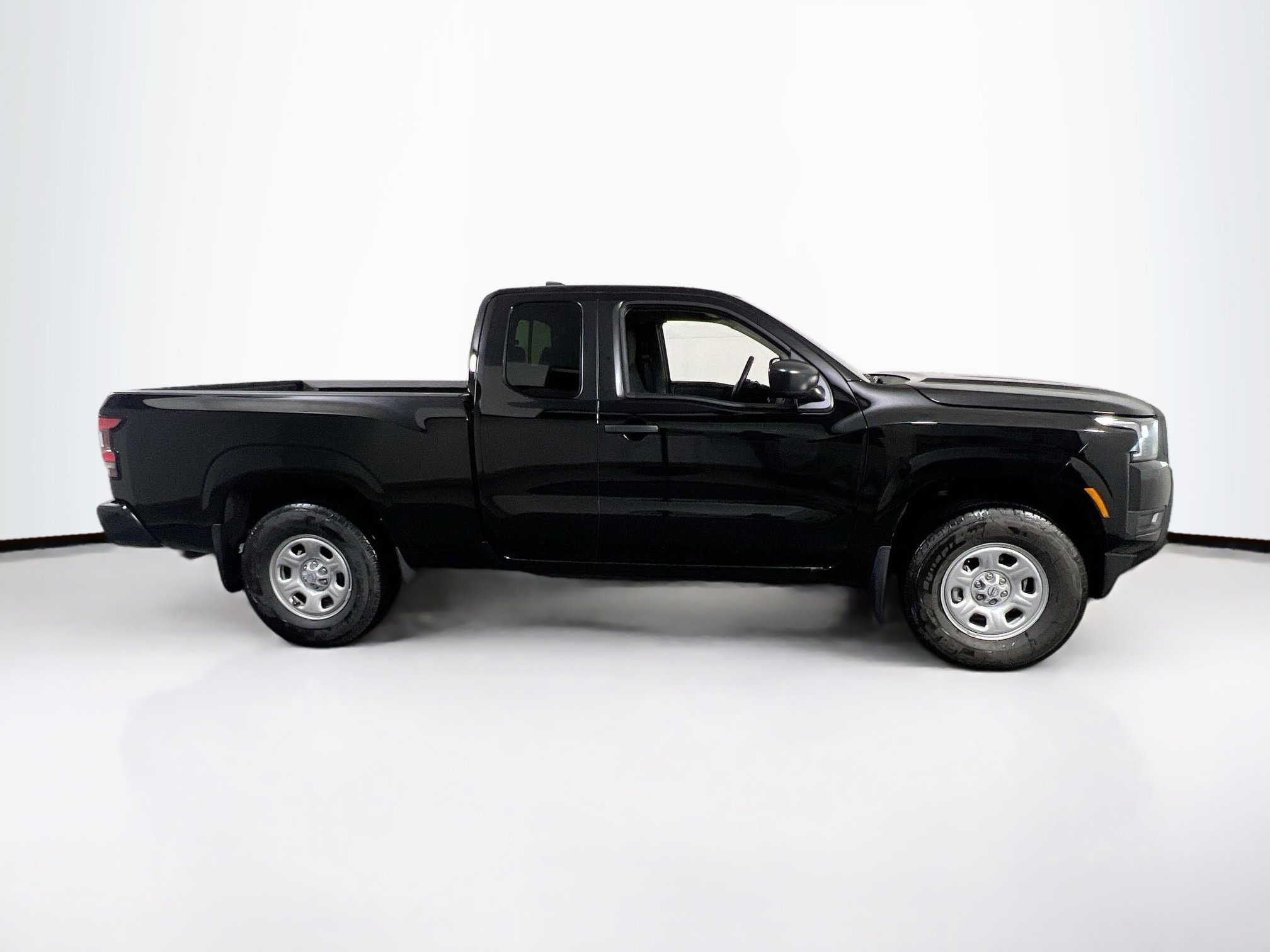 Used 2026 Nissan Frontier S w/ S Utility Package image 4