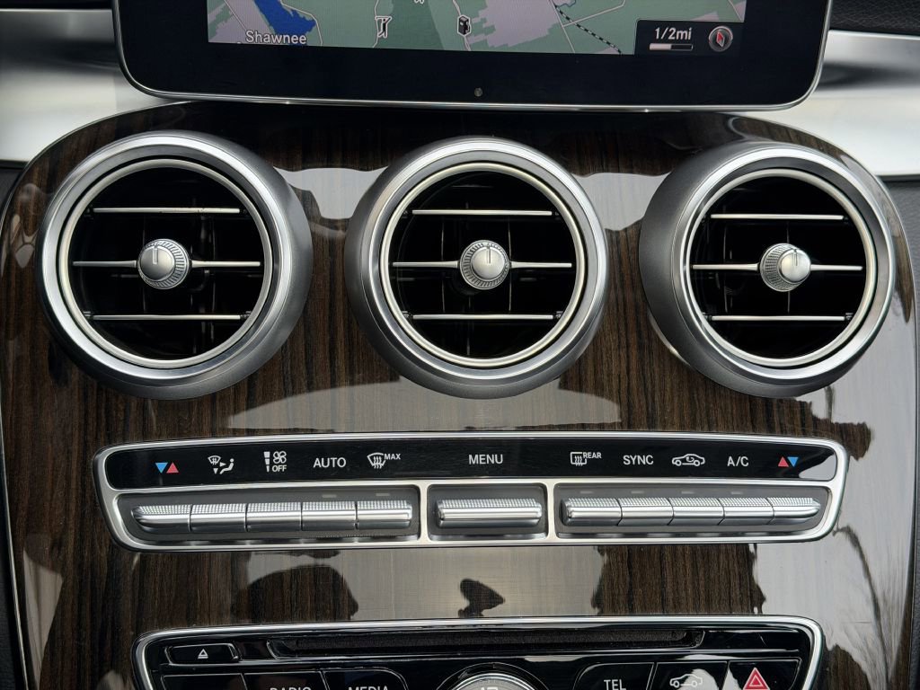 Used 2016 Mercedes-Benz C 300 4MATIC Sedan image 33