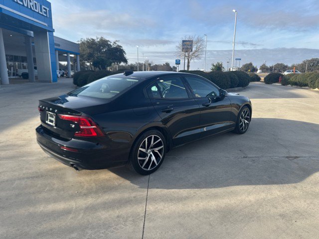 Used 2020 Volvo S60 T5 Momentum image 14