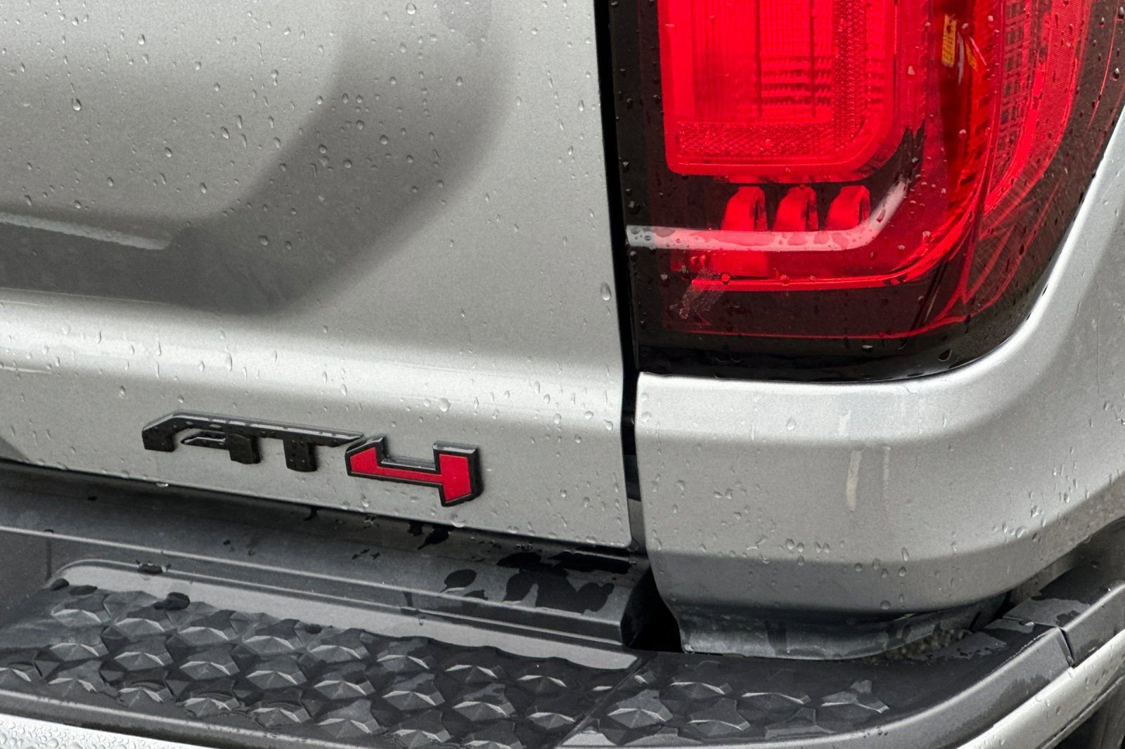 Used 2025 GMC Canyon AT4 w/ Nightfall Edition image 32