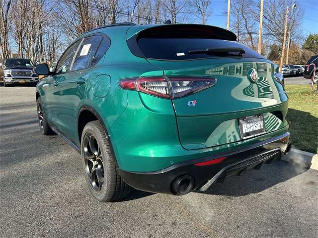 New 2025 Alfa Romeo Stelvio Sprint image 6