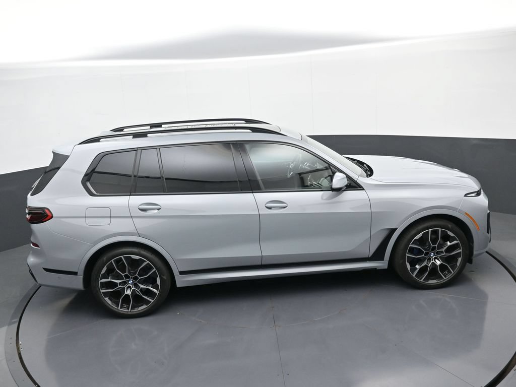 Used 2026 BMW X7 xDrive40i w/ M Sport Package AWD/4WD image 38