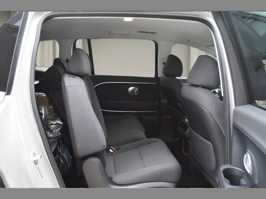 New 2026 Hyundai Ioniq 9 SE image 16