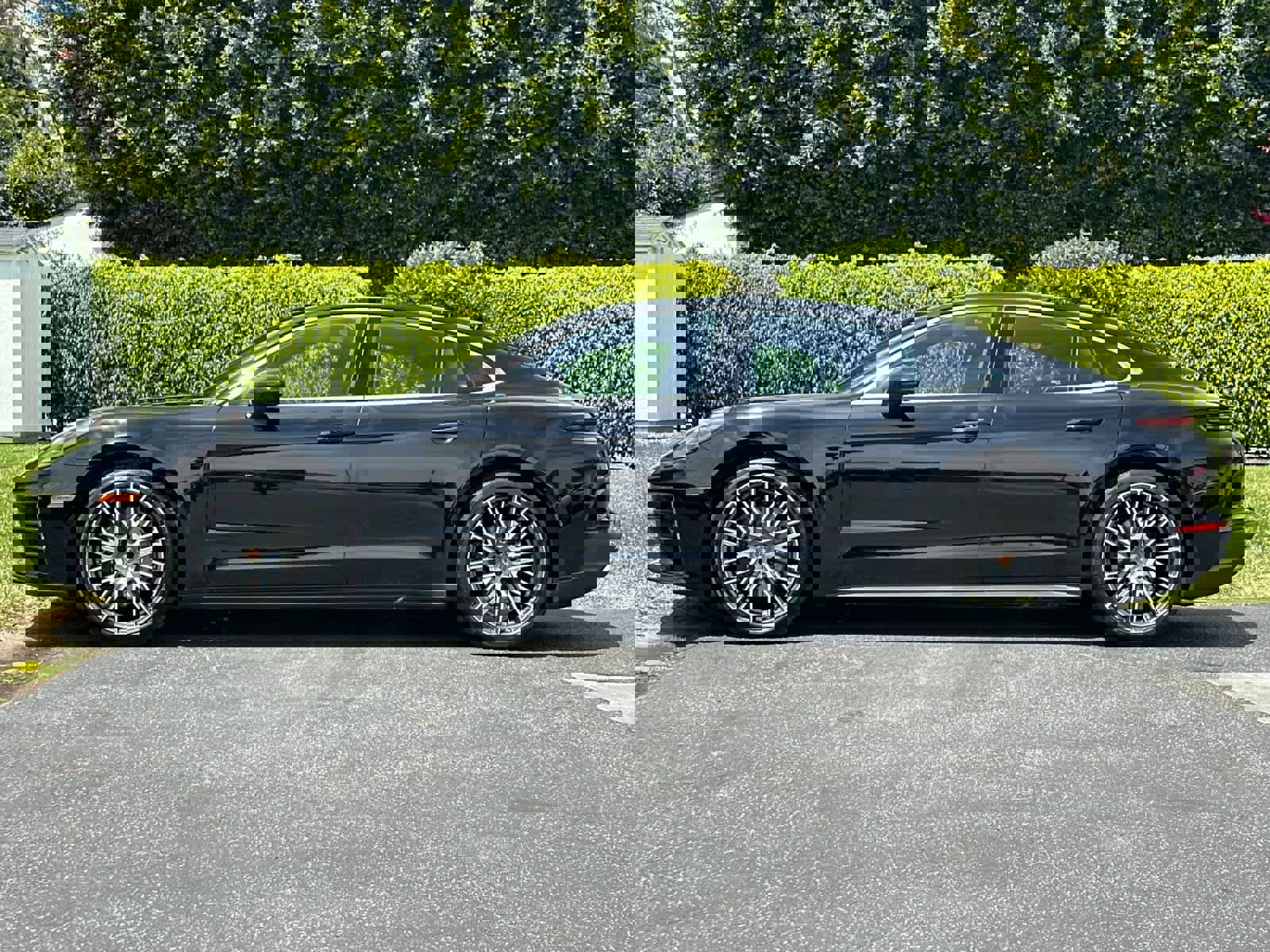New 2026 Porsche Panamera image 2