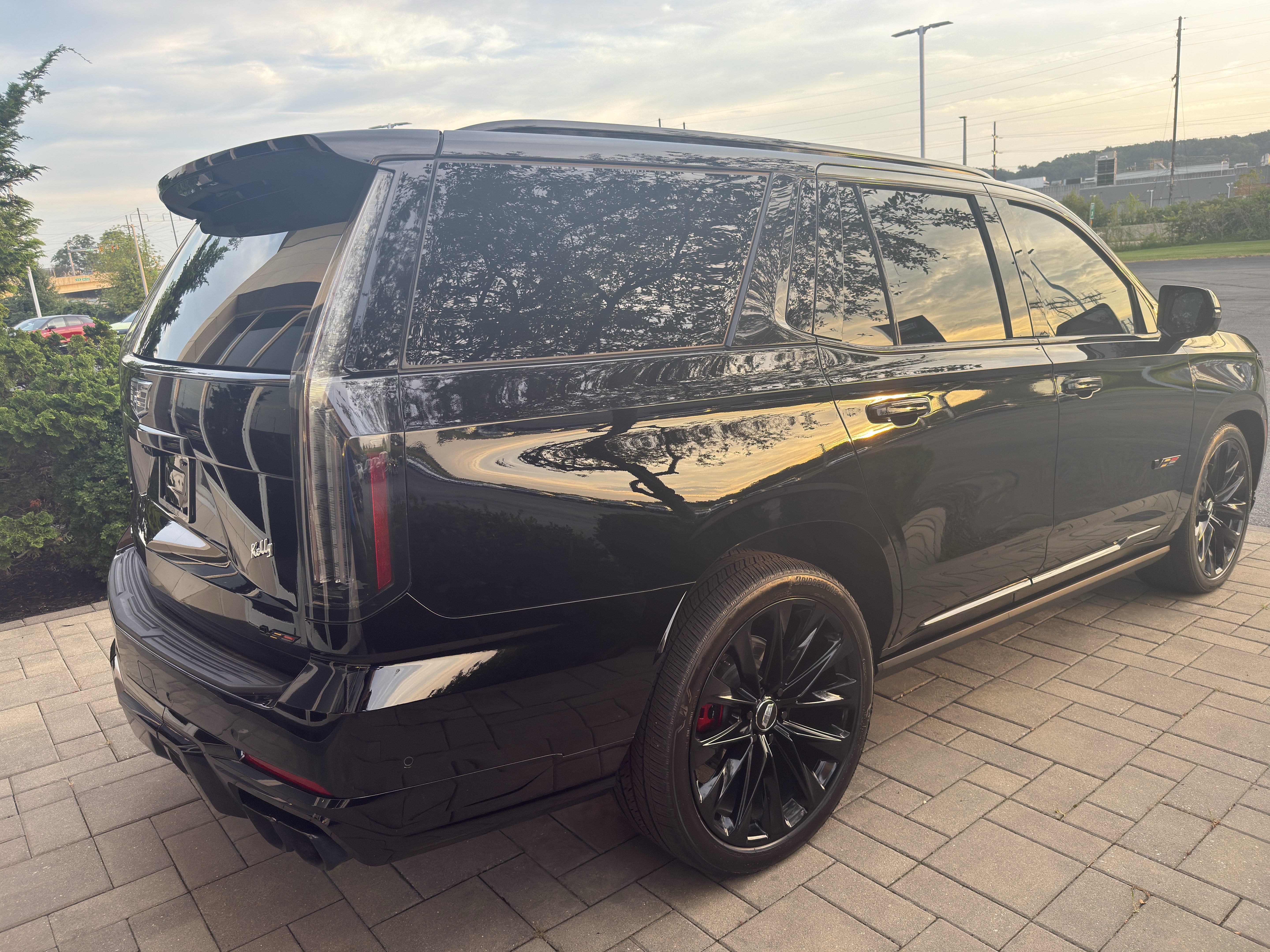 Used 2025 Cadillac Escalade V w/ LPO, ONYX Package AWD/4WD image 10