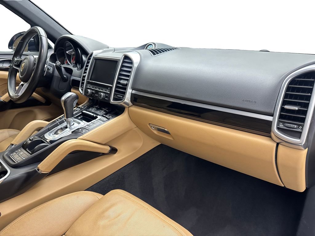 Used 2016 Porsche Cayenne image 51