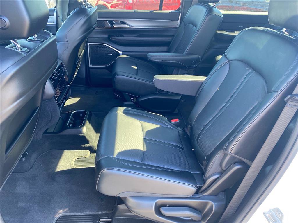 Used 2024 Jeep Wagoneer Series II w/ Convenience Group I AWD/4WD image 24