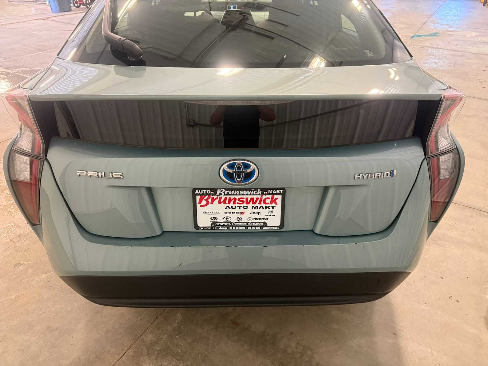 Used 2017 Toyota Prius Three w/ Advanced Technology Package FWD image 15