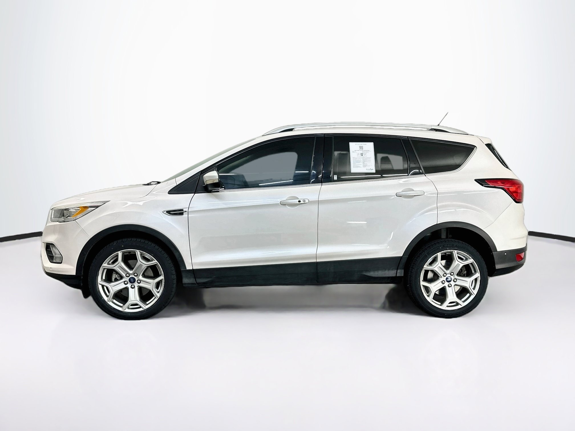 Used 2019 Ford Escape Titanium w/ U9j03 - Titanium Tow Package AWD/4WD image 4