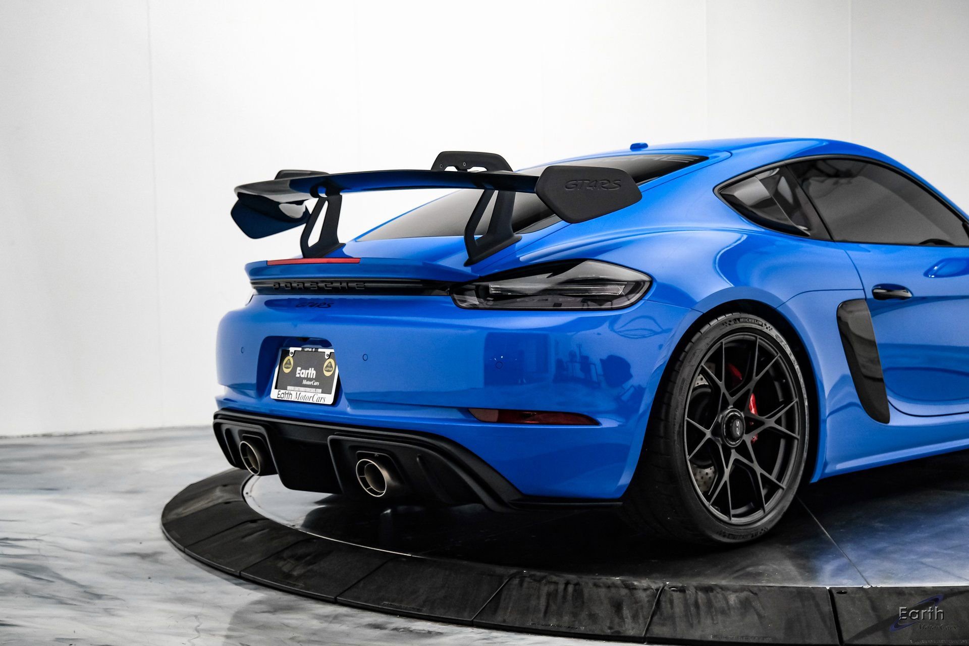 Used 2024 Porsche 718 Cayman GT4 RS RWD image 16