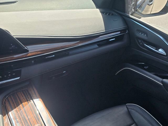 Used 2023 Cadillac Escalade Premium Luxury image 20