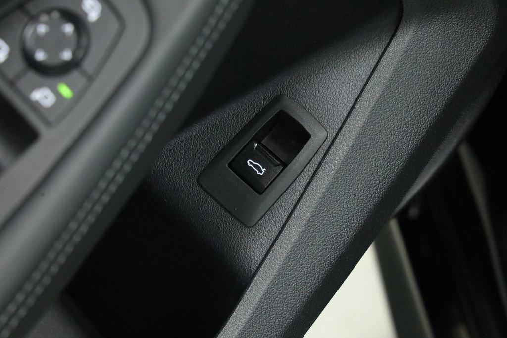 Used 2025 BMW 228i xDrive AWD/4WD image 32