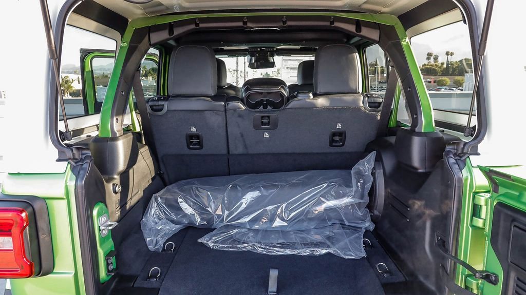 New 2026 Jeep Wrangler Unlimited Rubicon AWD/4WD image 31