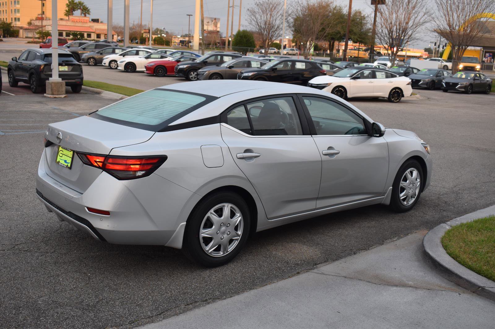 Used 2021 Nissan Sentra S image 6