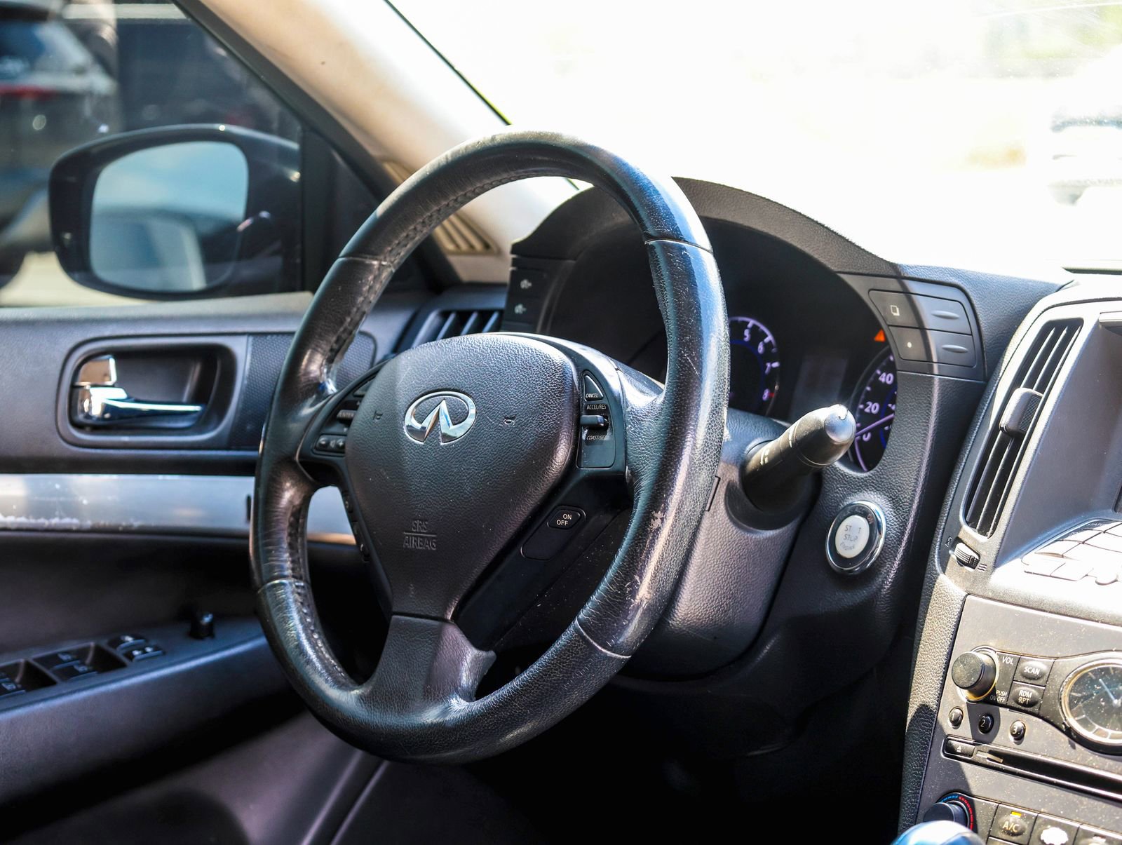 Used 2013 INFINITI G37 x w/ Premium Pkg image 9
