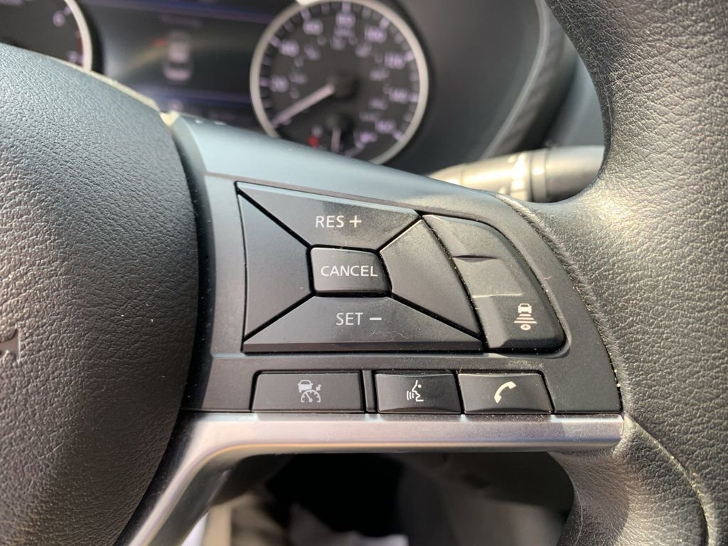 Used 2025 Nissan Sentra SV FWD image 22