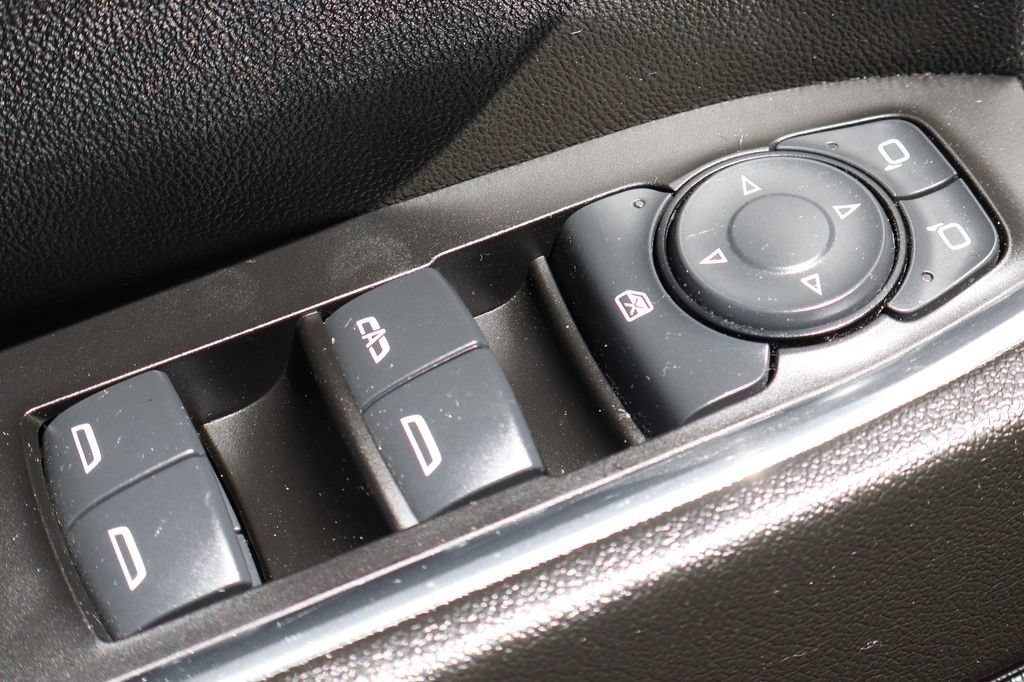 Used 2025 Chevrolet Silverado 1500 LT RWD image 16
