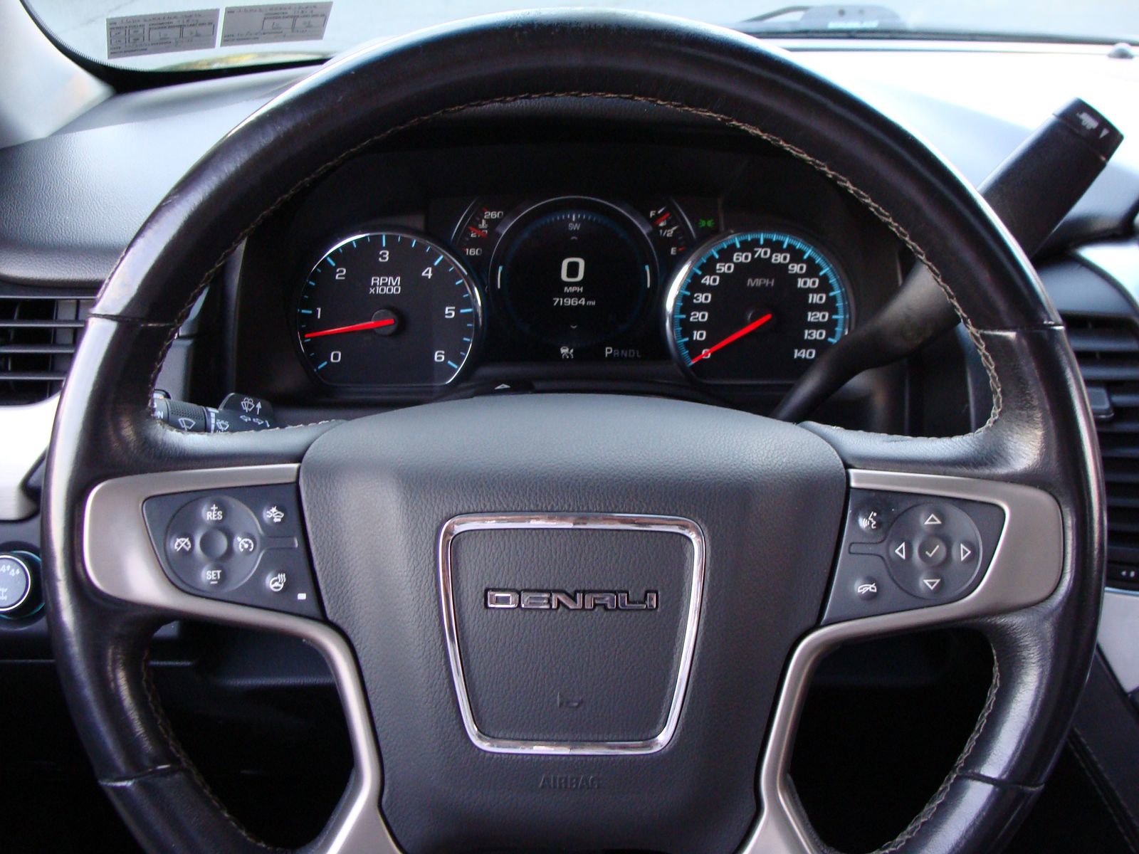 Used 2019 GMC Yukon Denali w/ Denali Ultimate Package image 17