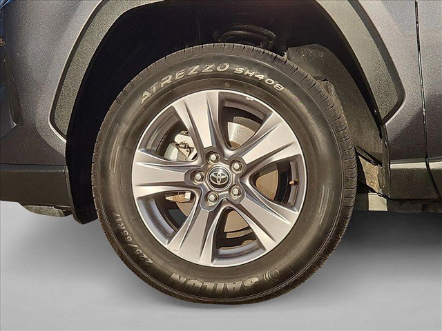 Used 2025 Toyota RAV4 LE AWD/4WD image 29