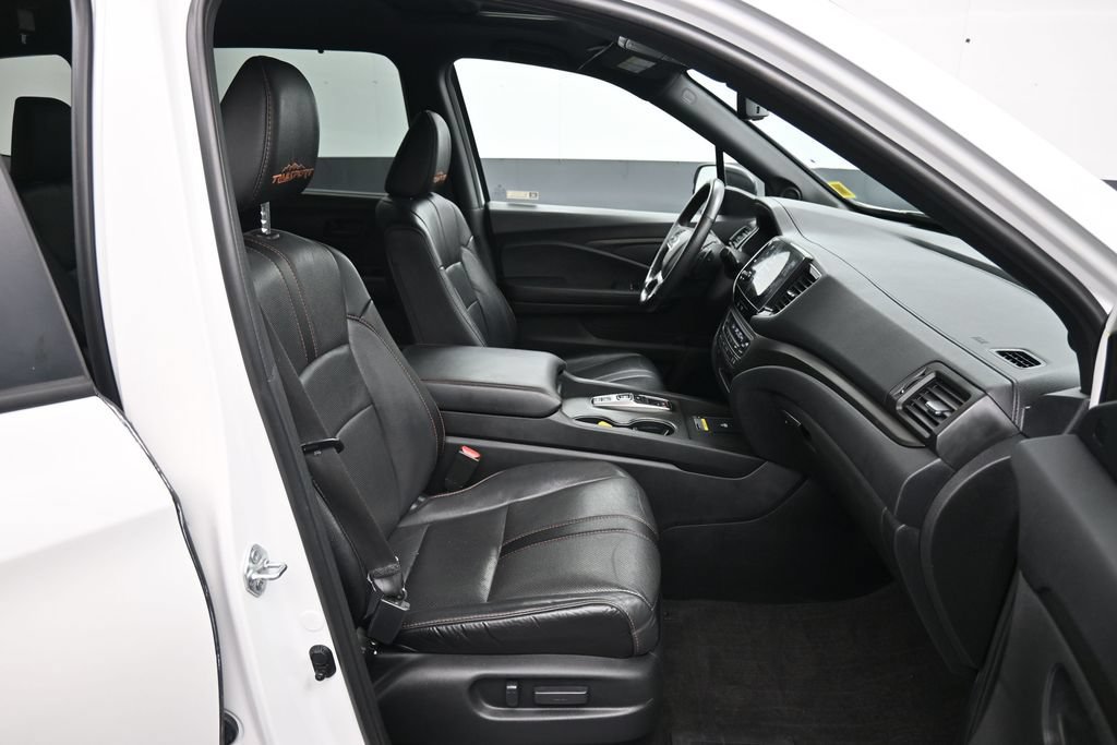 Certified 2024 Honda Passport TrailSport image 26