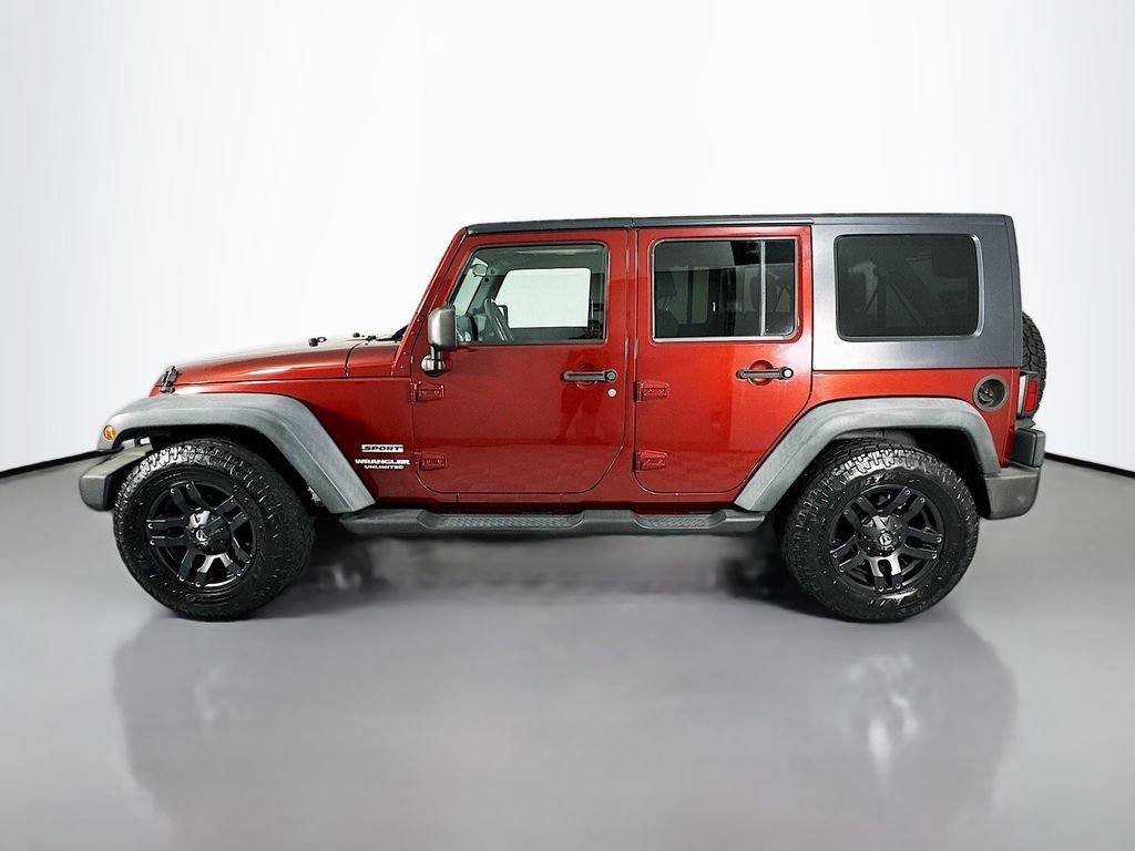Used 2010 Jeep Wrangler Unlimited Sport RWD image 2