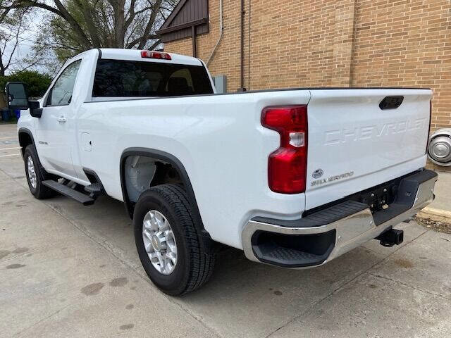 Used 2022 Chevrolet Silverado 2500 LT w/ Convenience Package image 11