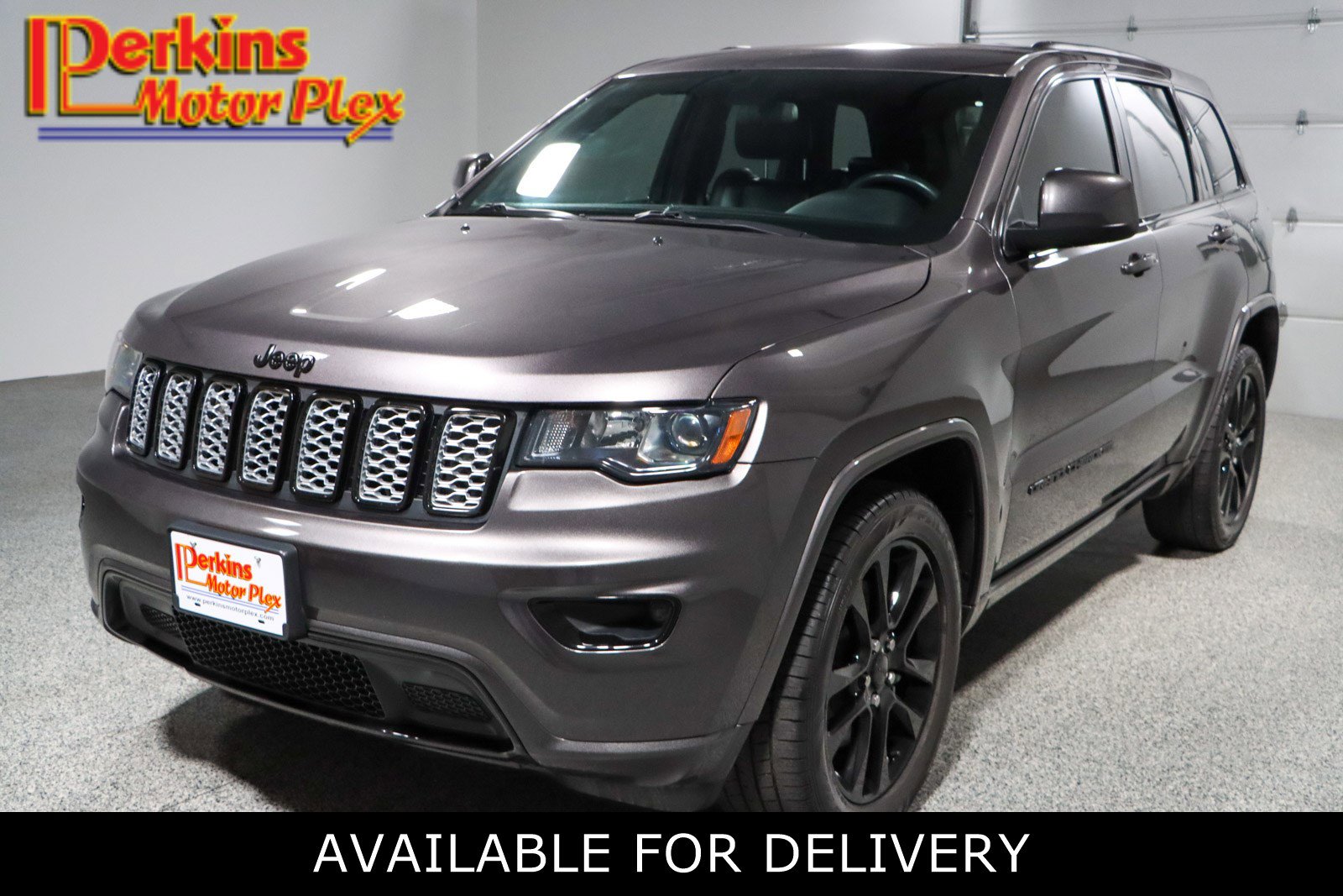 Used 2021 Jeep Grand Cherokee Laredo X image 1