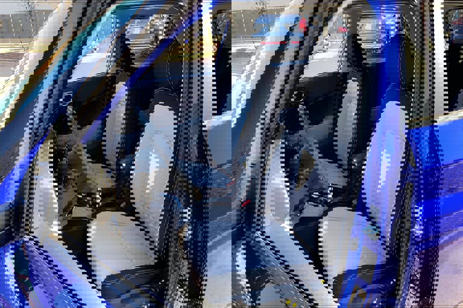 Certified 2025 Hyundai Venue SEL image 7