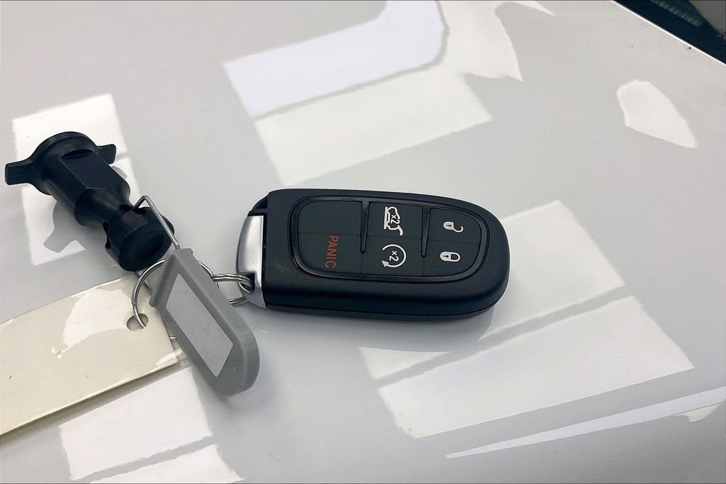 Used 2023 Jeep Cherokee Altitude Lux image 9