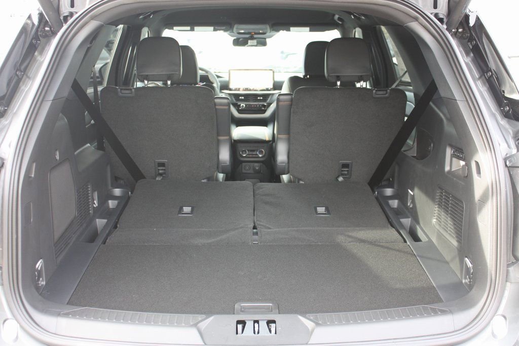 New 2026 Ford Explorer Tremor w/ Tremor Convenience Package image 8