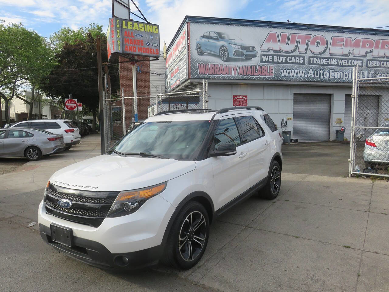Used 2015 Ford Explorer Sport w/ Equipment Group 401A AWD/4WD image 2