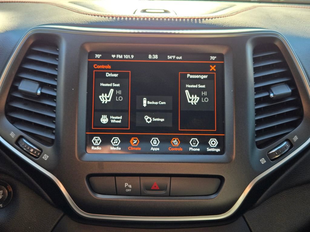 Used 2020 Jeep Cherokee Trailhawk w/ Cold Weather Group AWD/4WD image 24