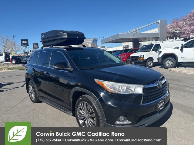Used 2015 Toyota Highlander Limited w/ Driver Technology Package image 4