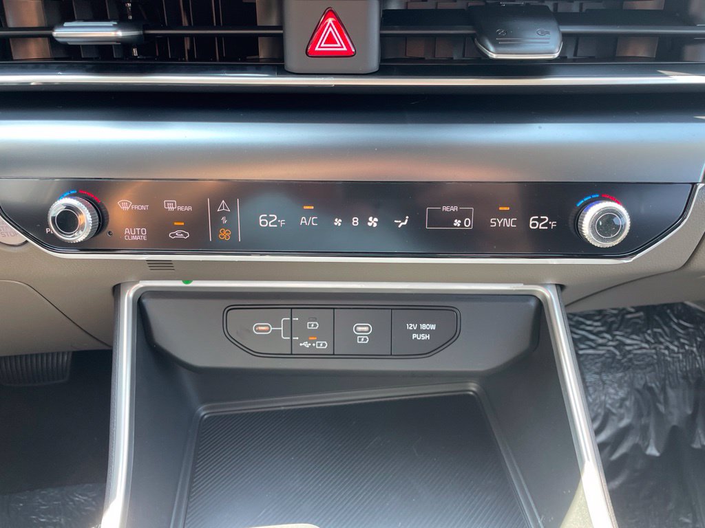New 2027 Kia Carnival FWD image 22