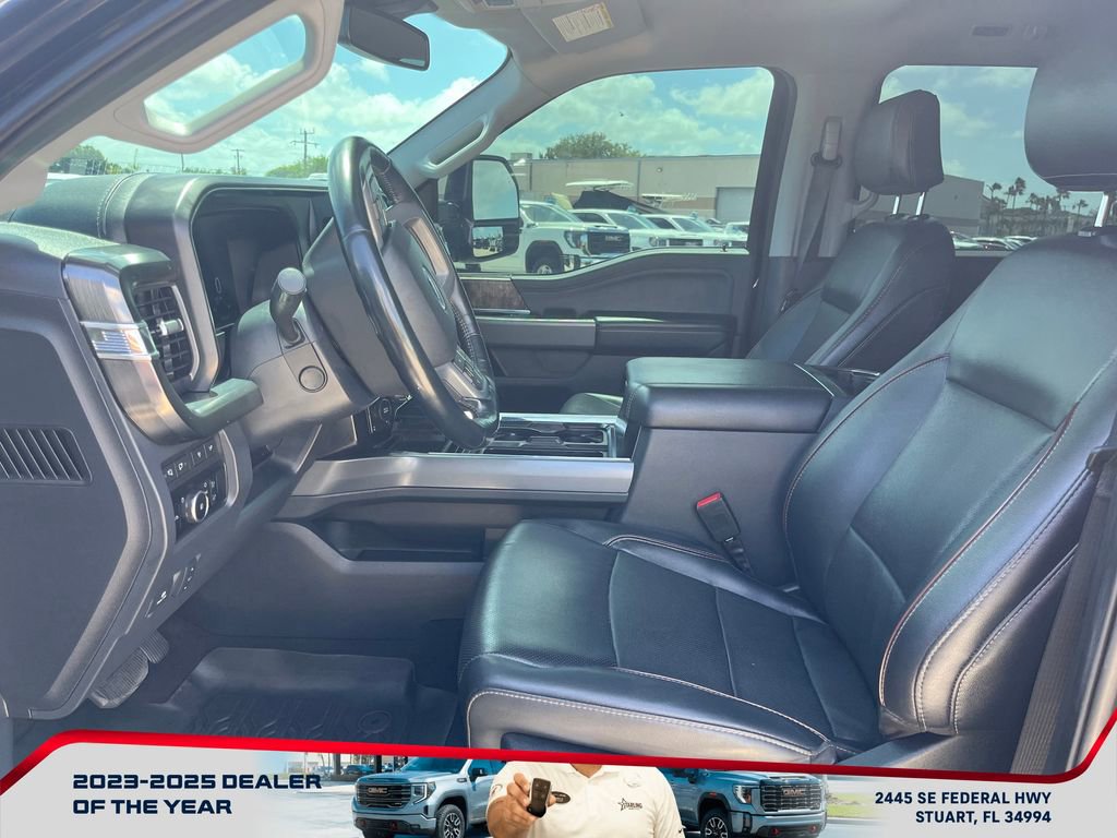 Used 2024 Ford F350 Lariat w/ Black Appearance Package image 12