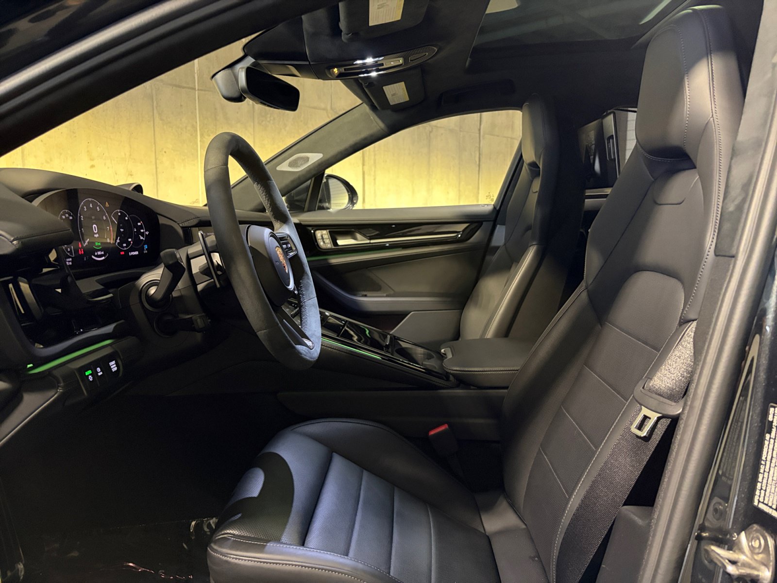 Certified 2026 Porsche Panamera 4 AWD/4WD image 4