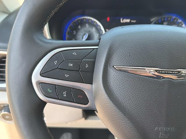 Used 2024 Chrysler Pacifica Touring-L FWD image 34