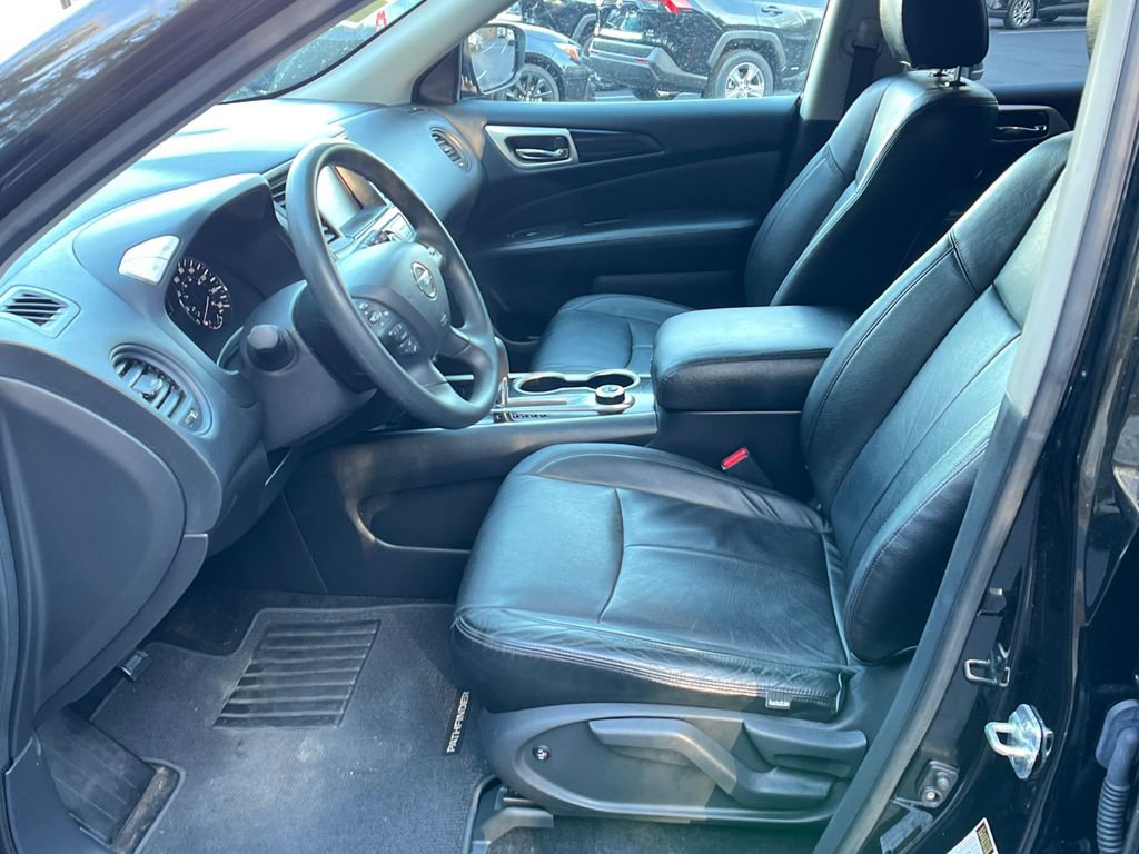 Used 2017 Nissan Pathfinder S image 9