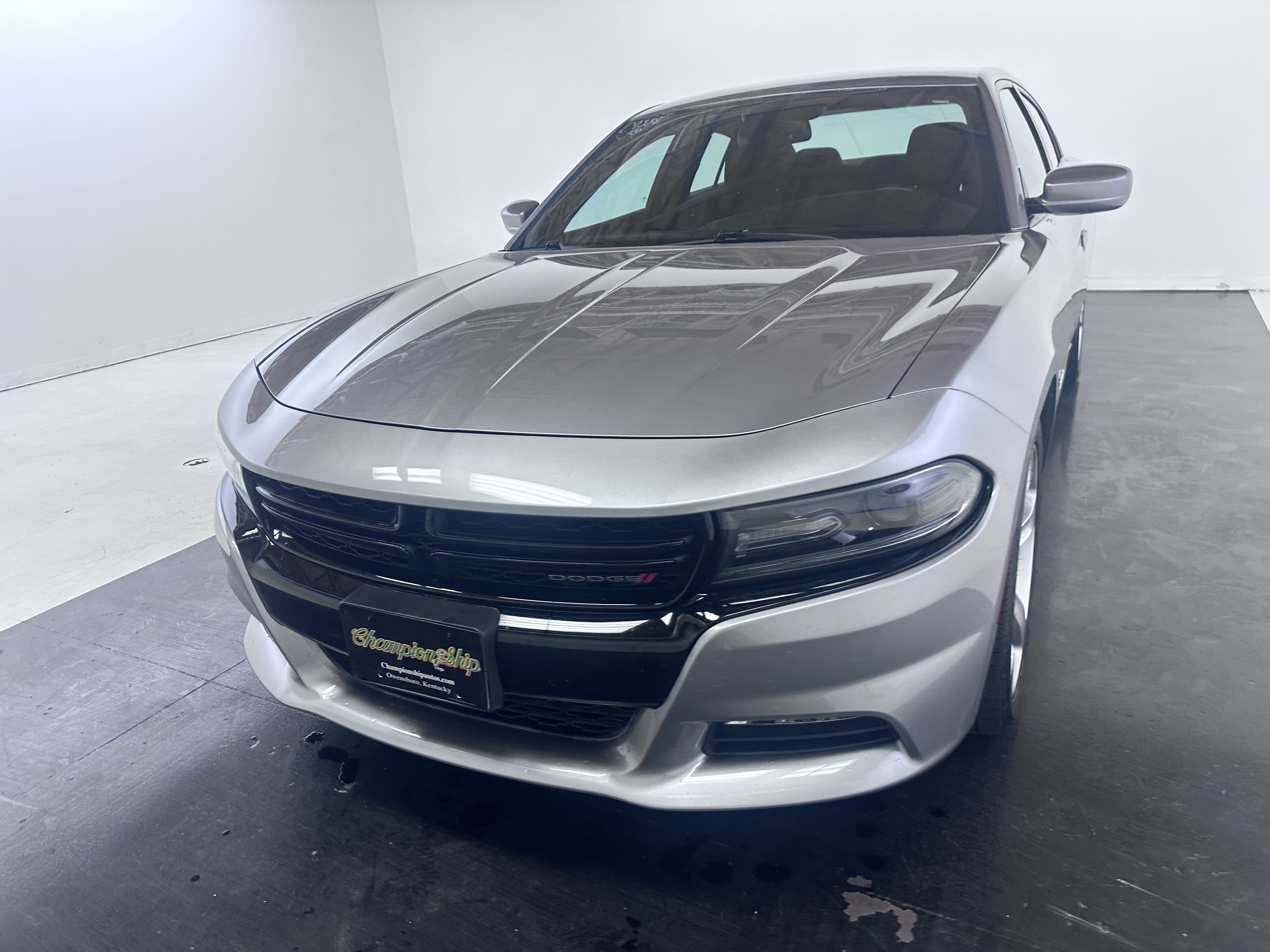 Used 2016 Dodge Charger R/T RWD image 5