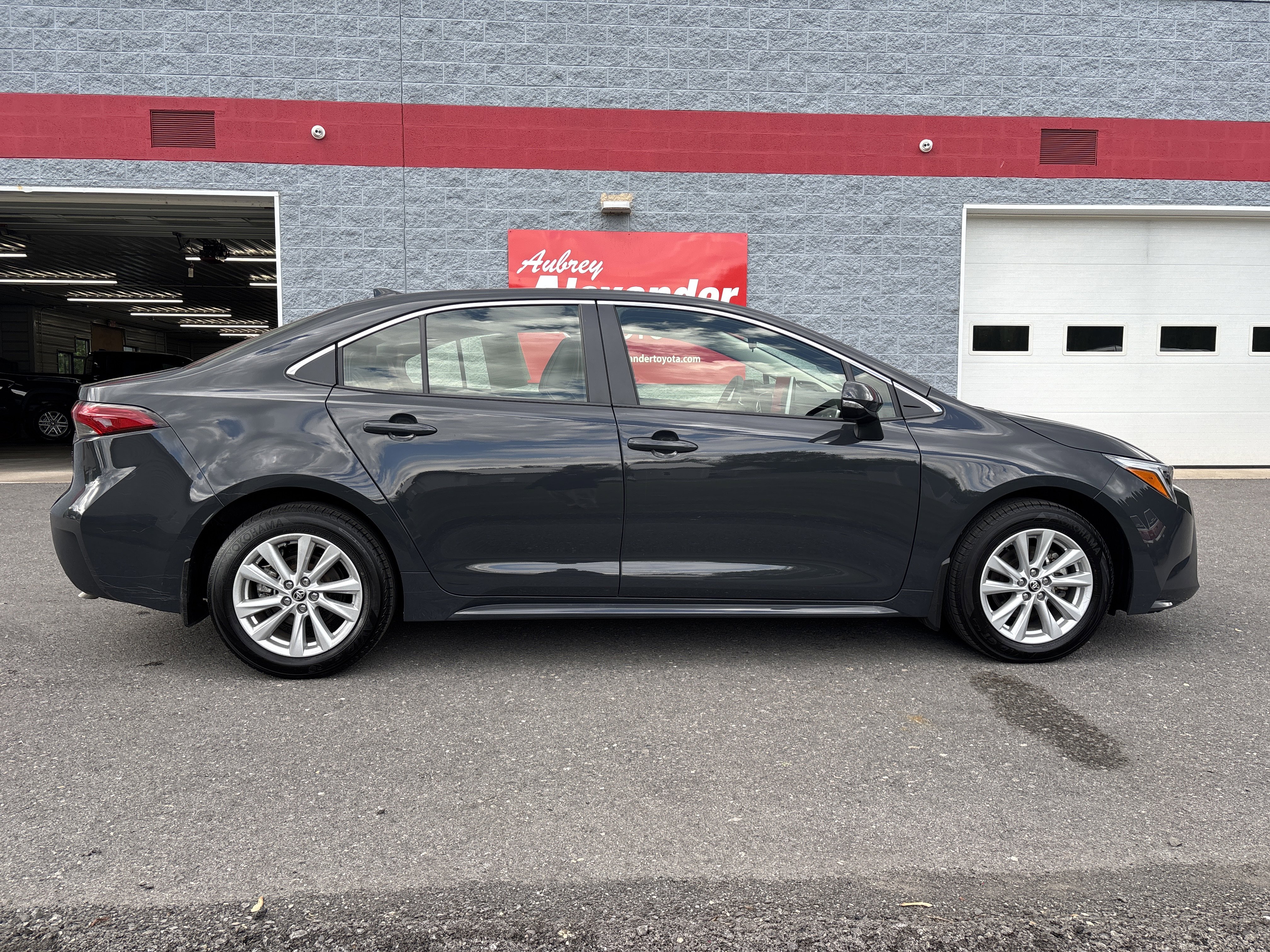 Certified 2025 Toyota Corolla XLE FWD image 2