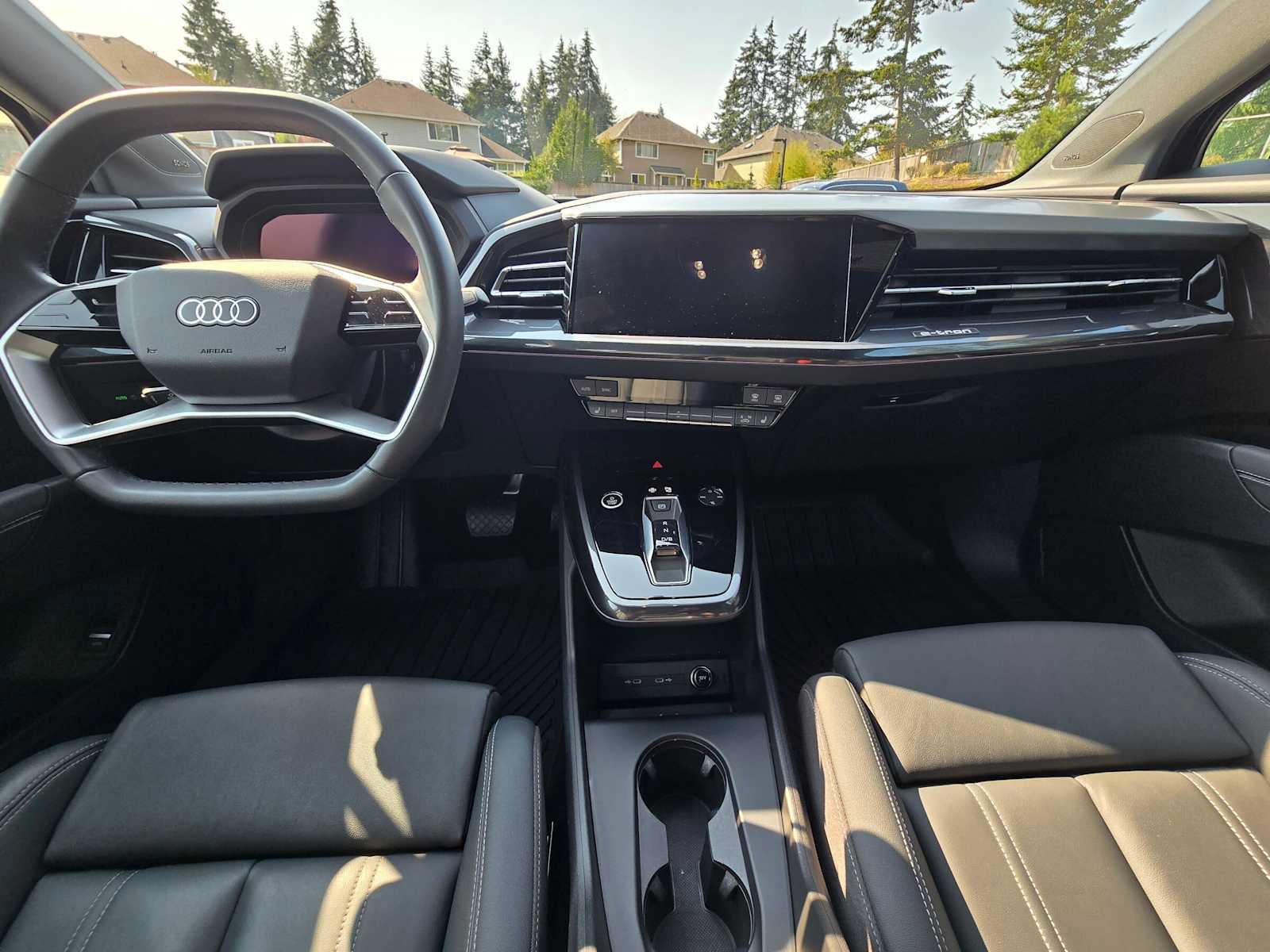 Used 2023 Audi Q4 e-tron Prestige AWD/4WD image 18