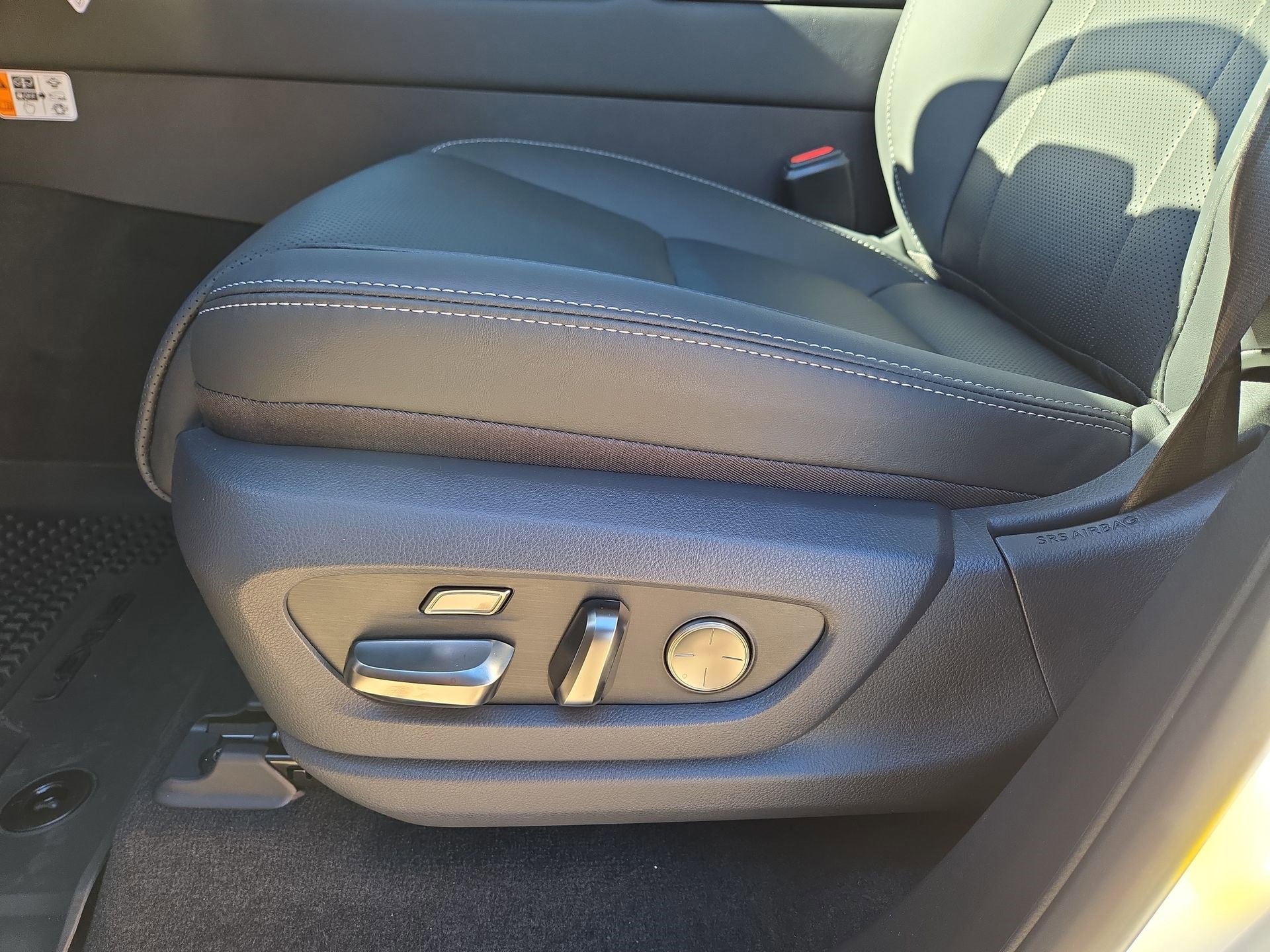 New 2026 Lexus LX 700h Luxury image 17